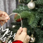 5ft Christmas Tree, Hinged Xmas Tree with Realistic Branches - Image 5